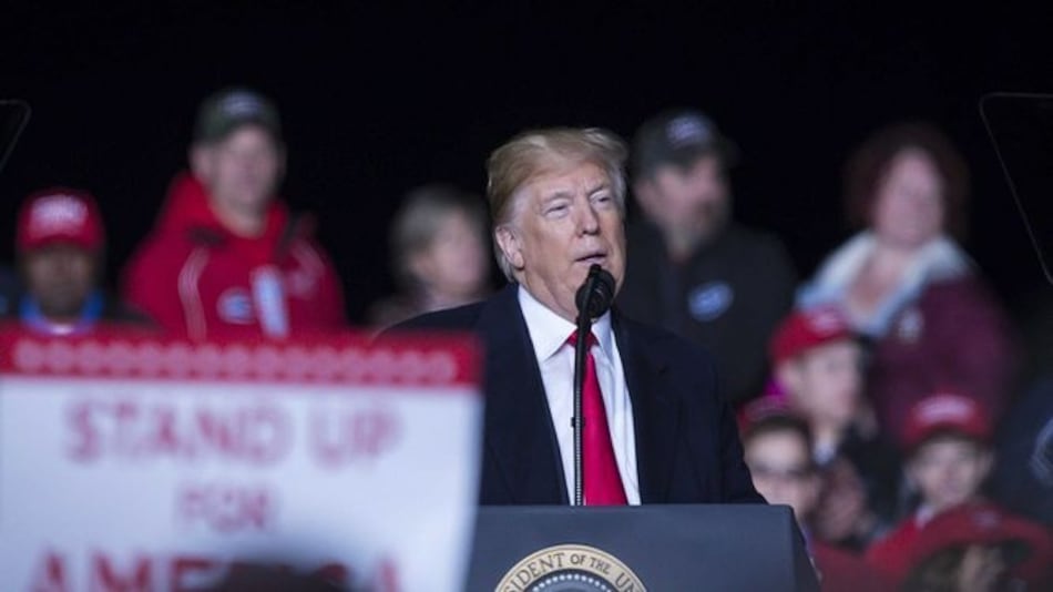 Trump culpa a los medios por el ‘enojo’ social luego del envío de bombas