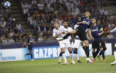 El Inter remonta ante el Tottenham con goles de Icardi y Vecino