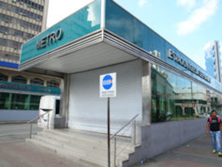 Falla en el sistema de energía paraliza el Metro; servicio se restablecería mañana domingo