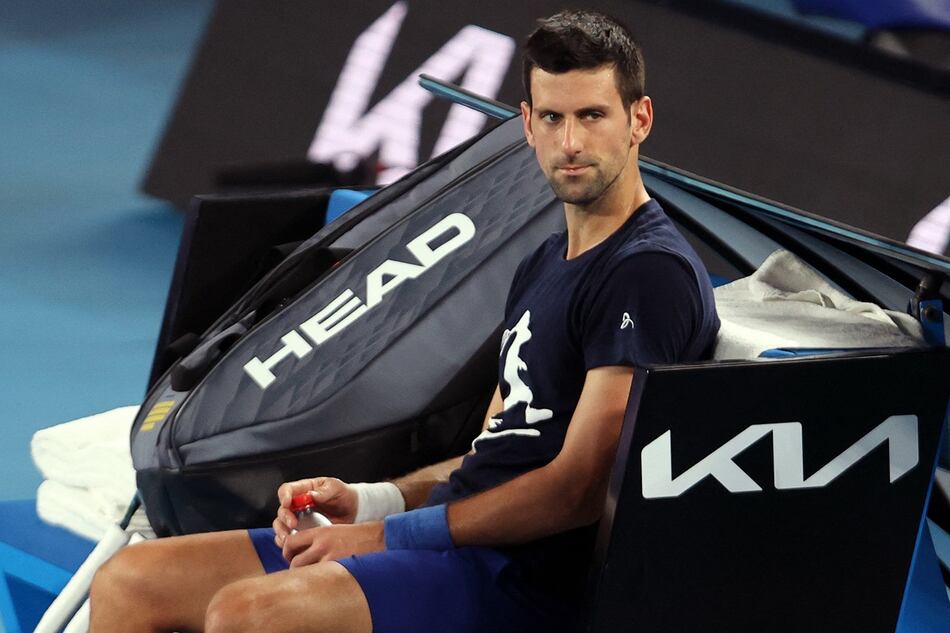 Gobierno australiano anula por segunda vez la visa de Djokovic, pero suspende su expulsión