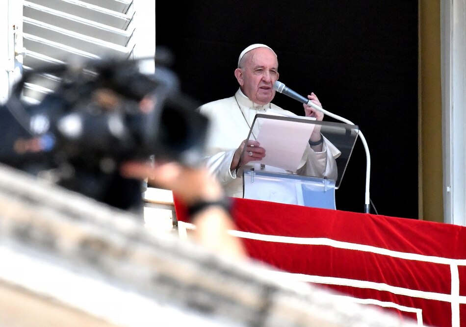 Papa Francisco insta a manifestantes a ser pacíficos y a autoridades a respetar sus derechos