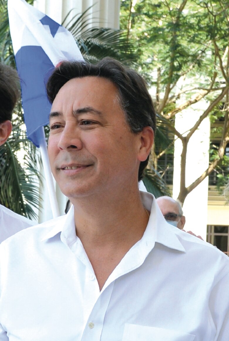 Inscripciones por la libre postulación finalizan en medio del debate por participación de miembros de partidos políticos