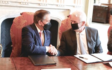 Cortizo acuerda estudio para gasoducto de GLP