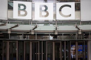 Gobierno británico dice que le corresponde a la ‘BBC’ resolver la crisis con el presentador Gary Lineker