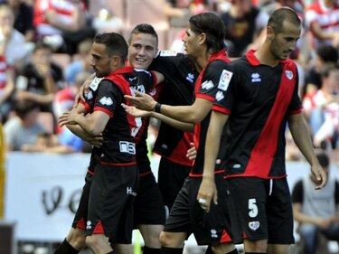 Rayo Vallecano golea y se asegura otro año en Primera División