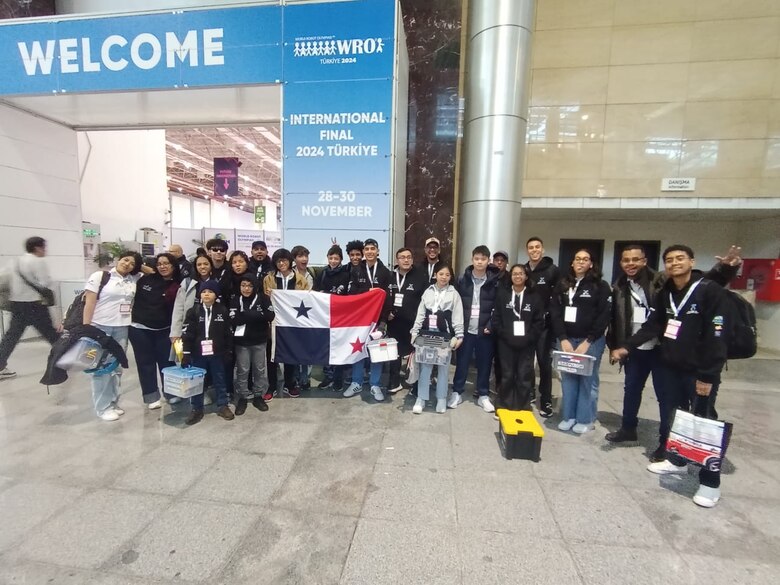 Panamá obtuvo el sexto lugar en Olimpiada Mundial de Robótica en Turquía