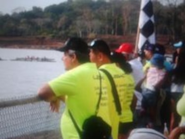 La carrera de cayucos, en la recta final
