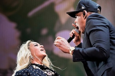 Beyoncé y Jay-Z sorprenden con un nuevo álbum conjunto