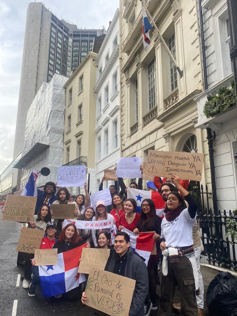 Las protestas contra el contrato minero rompen fronteras