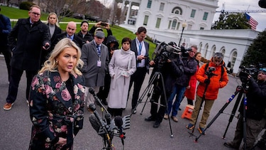 ‘Una decisión agridulce’: deja su cargo Karoline Leavitt, la portavoz más joven en la historia de la Casa Blanca y acérrima defensora de Trump