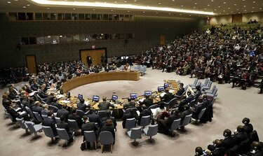 ONU sanciona a barcos y navieras por violar embargo contra Piongyang ; algunas basadas en China y Panamá