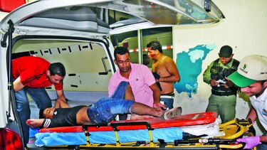 Conductores ebrios provocan colisión frontal en Curtí