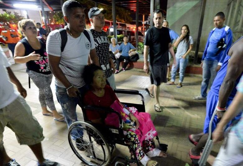 Fuerte sismo de 7.8 grados deja al menos 41 muertos en Ecuador