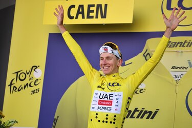 Tour de France: Evenepoel vuela en la crono y Pogacar, en la general