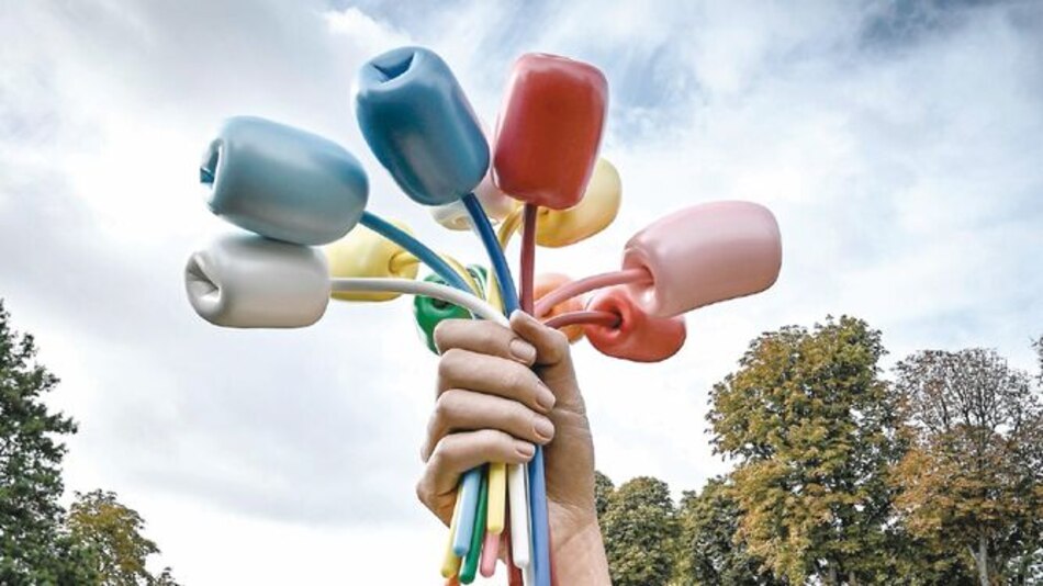 Koons inaugura su ‘Ramo de tulipanes’ en París