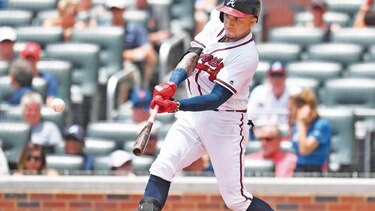 Johan Camargo se luce con los Bravos