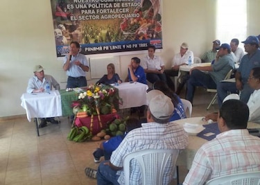 Juan C. Navarro afirma que de ganar en 2014 rescatará al sector agro