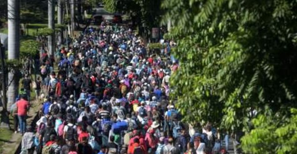 Caravana migrante debe andar, México desoye pedido de buses