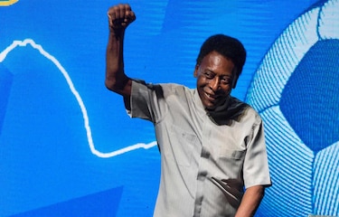 Pelé deja el hospital tras recibir tratamiento contra el cáncer