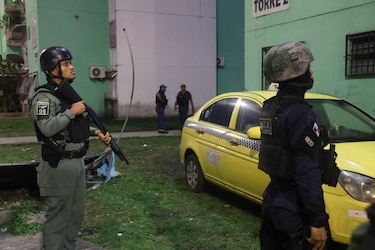 Capturan a dos por el robo a extranjeros en Avenida Balboa