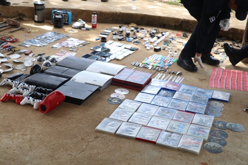 Decomisan 5 armas, 298 municiones, drogas y videojuegos en pabellones 11 y 12 de la Joyita