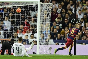 Suárez y Neymar fulminan al Real Madrid en el Bernabéu