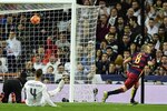 Suárez y Neymar fulminan al Real Madrid en el Bernabéu