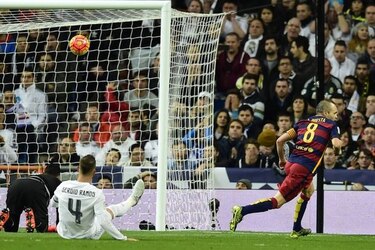 Suárez y Neymar fulminan al Real Madrid en el Bernabéu