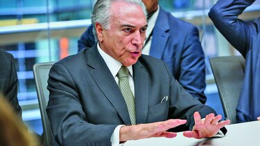 Rechazan reforma laboral y sistema de pensiones