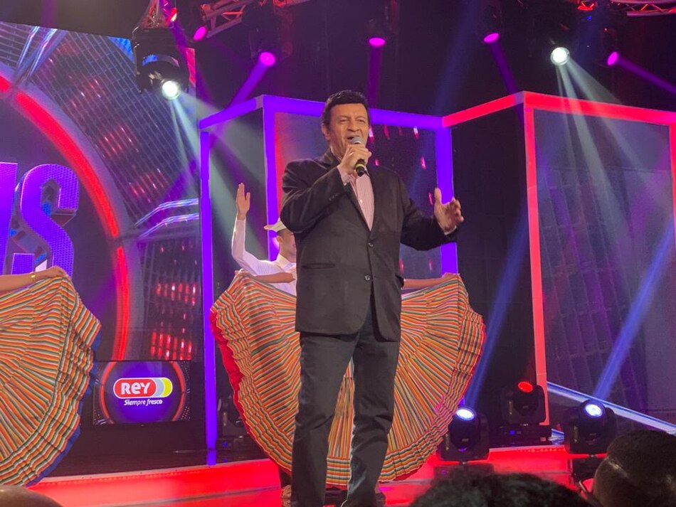 Osvaldo Ayala regresó a la tarima; explicó las recomendaciones del doctor