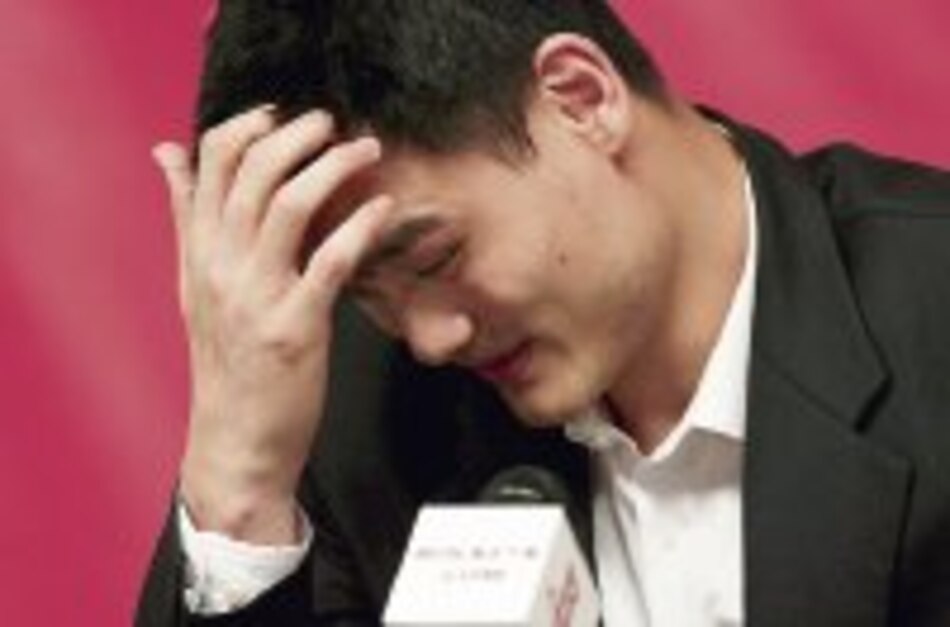 Yao Ming será operado hoy de su pie izquierdo