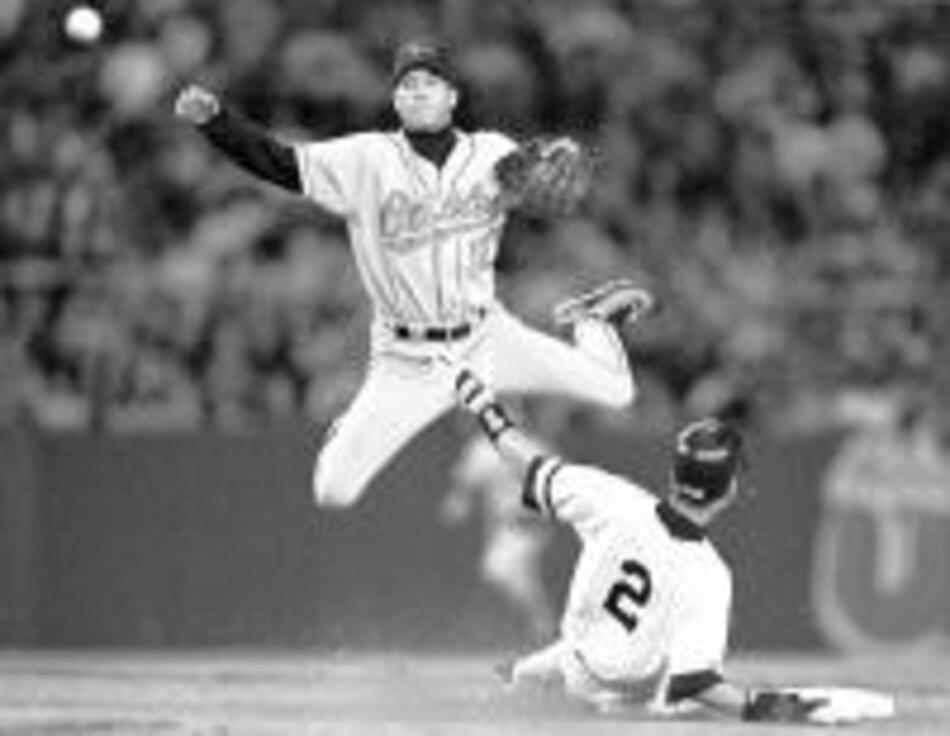 El fantasma del escupitajo ronda aún a Roberto Alomar