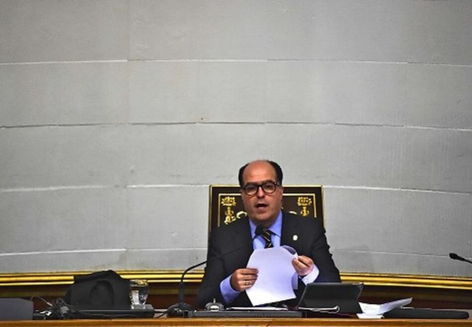 Oposición venezolana llama a rebelión contra gobierno de Maduro