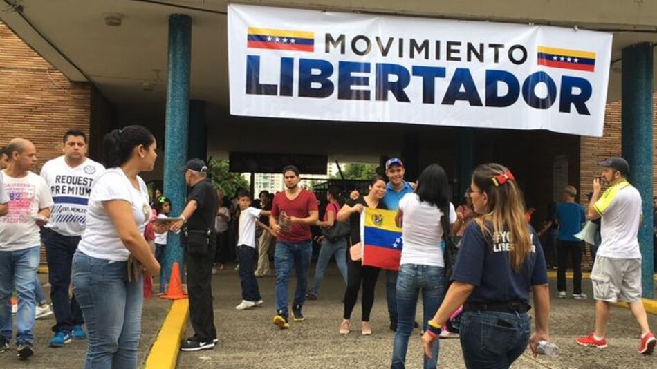 Julio Borges: '2 mil 30 centros operan con éxito Venezuela'