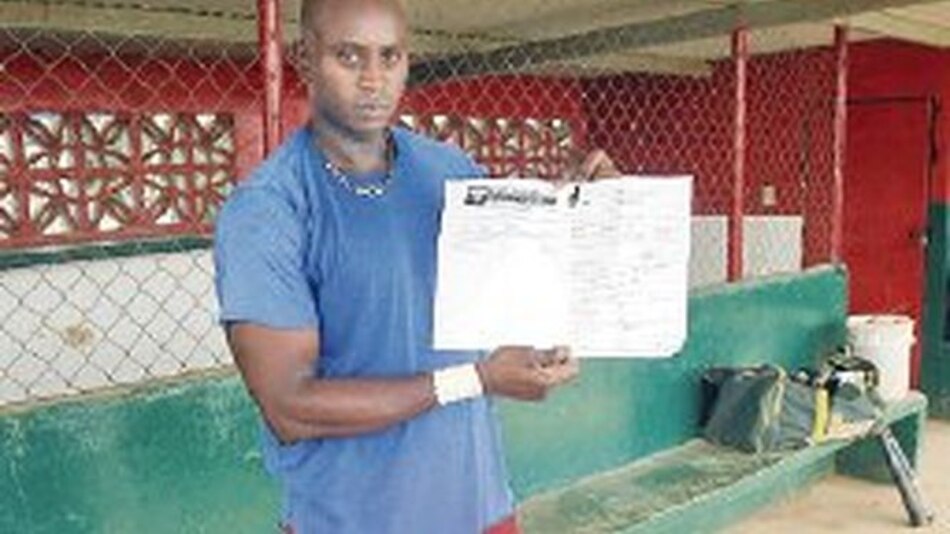 Víctor Preciado espera por su pago