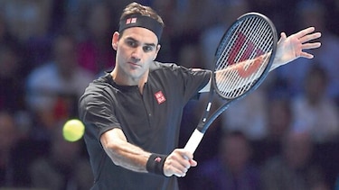 Federer derrota Djokovic y pasa a semifinales del Masters