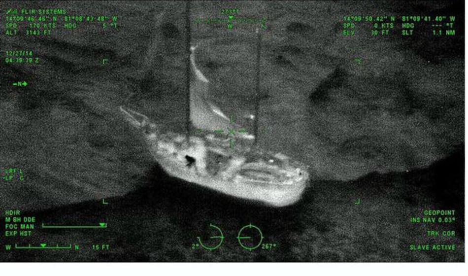 Rescatan a panameño en alta mar luego de que su velero encallara cerca de San Andrés, Colombia