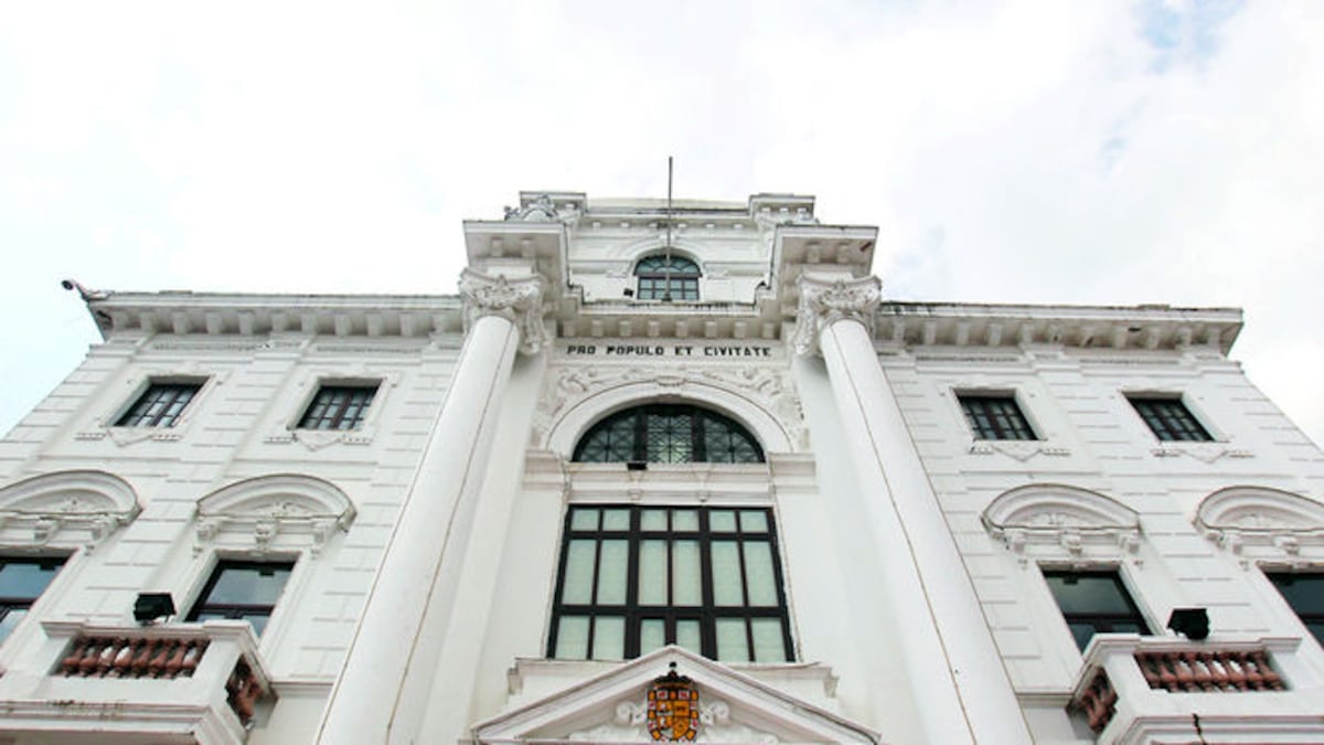 Es la institución gubernamental más antigua de tierra firme del continente americano. Se fundó en 1510 por el conquistador español Diego de Nicuesa en Santa María la Antigua del Darién y se tras