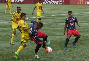 Plaza Amador extiende invicto y Árabe Unido clasifica a semifinales