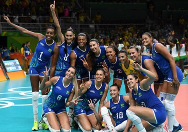Brasil bailó a Camerún en su debut en voleibol femenino