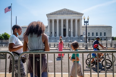 Las empresas toman posiciones ante el revés legal al aborto en Estados Unidos