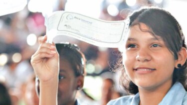 Cambios de la beca universal podrían discutirse en sesiones extraordinarias