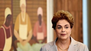 Rousseff trabaja para escapar de la destitución y no descarta nuevas elecciones