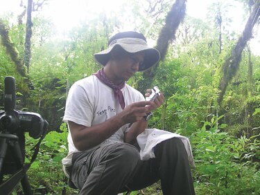 Científico panameño estudia la evolución en Galápagos