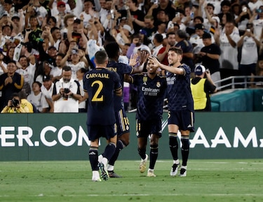 Valverde firma un doblete y el Madrid remonta al Milan en el estreno de pretemporada