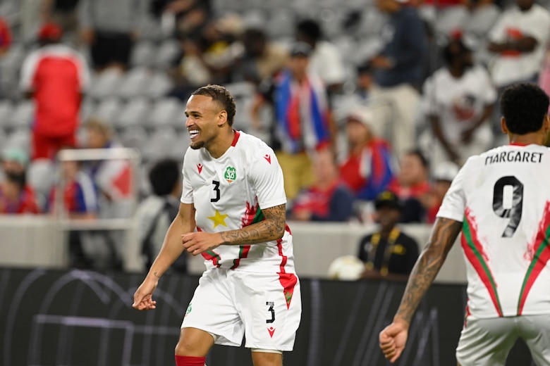 Conociendo a Surinam, una tierra de futbolistas de primer nivel