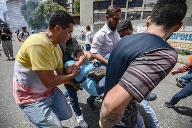 Opositores volvieron a las calles para pedir elecciones en Venezuela