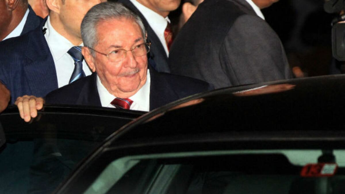 Raúl Castro aterriza en Panamá