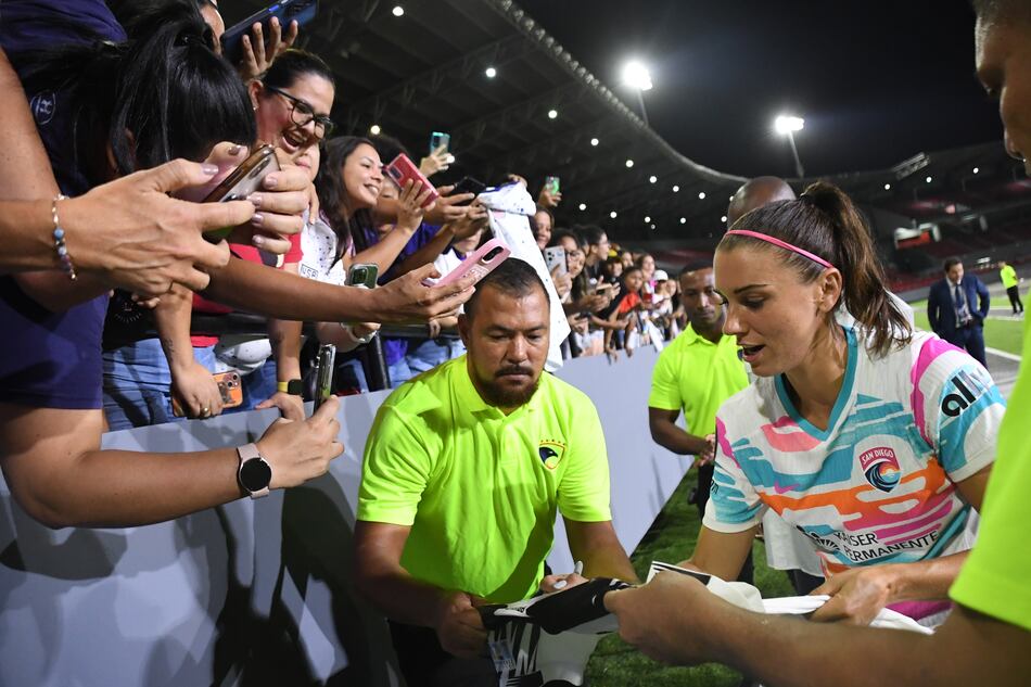 Alex Morgan agradece el cariño de la afición panameña tras victoria en la Concacaf W Champions Cup