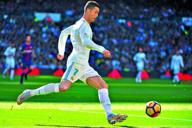 Ronaldo cierra el año con dos trofeos más